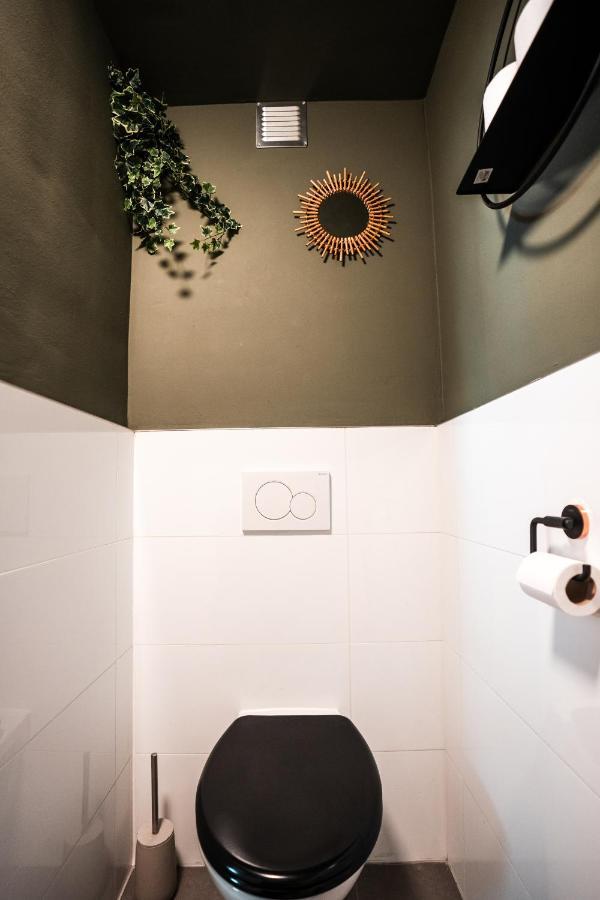 The Lion King - 6 Person Linked Apartment With Roof Terrace Groningen Exteriör bild